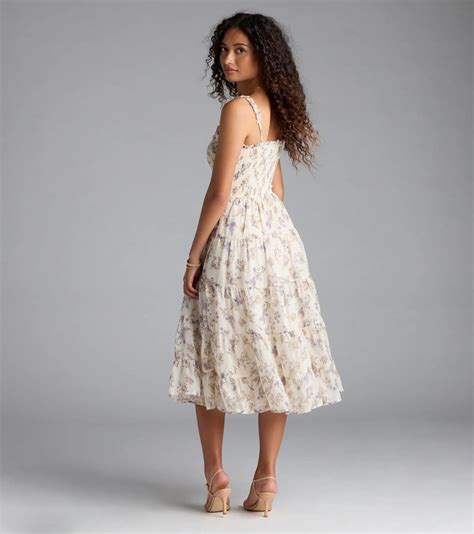 Flattering Summer Style Guide for Elegantly Tall Frames